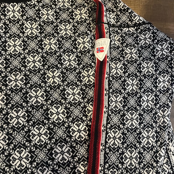 Brand New women’s Dale of Norway Firda Sweater in size M with tags. - Picture 10 of 13